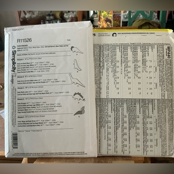 2 Patterns Crafts, Never Cut! McCalls MP440 & Simplicity R11526 - Picture 4 of 5